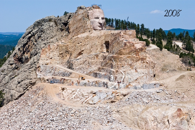 Photo of entire mountain carving
